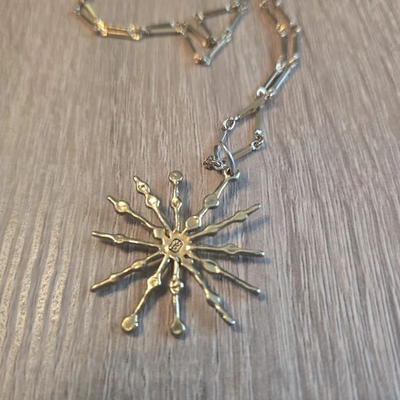 Waxing Poetic Goldtone 30 Inch Crystal Snowflake And Earring Set-GORGEOUS!!!